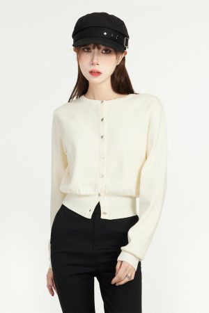 Vintage-Inspired Round Neck Knitted Cardigan for Women - Elegant Short Coat for Spring and Autumn, Stylish Niche Design