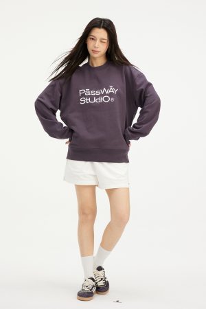 Vintage-Inspired Round Neck Sweatshirt with Trendy Logo Print - American Retro Style Jacket for Casual Fashion