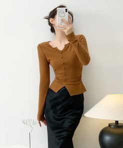 Vintage-Inspired V-Neck Knitted Top for Women with Pleated Design and Slim Fit, Perfect for Y2K and Korean Style Fashion