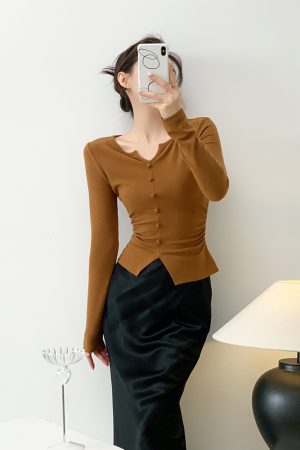 Vintage-Inspired V-Neck Knitted Top for Women with Pleated Design and Slim Fit, Perfect for Y2K and Korean Style Fashion
