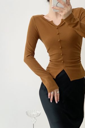 Vintage-Inspired V-Neck Knitted Top for Women with Pleated Design and Slim Fit, Perfect for Y2K and Korean Style Fashion