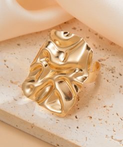 Vintage Irregular Glossy Rectangular Ring - Exaggerated Pleated Hand Accessory for European and American Style Fashion
