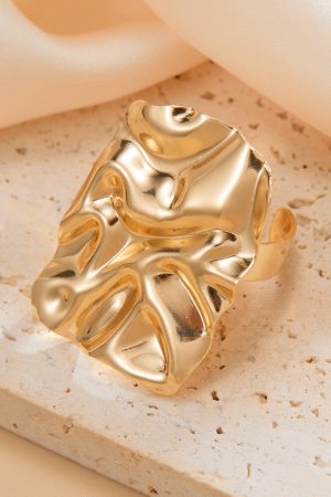 Vintage Irregular Glossy Rectangular Ring - Exaggerated Pleated Hand Accessory for European and American Style Fashion
