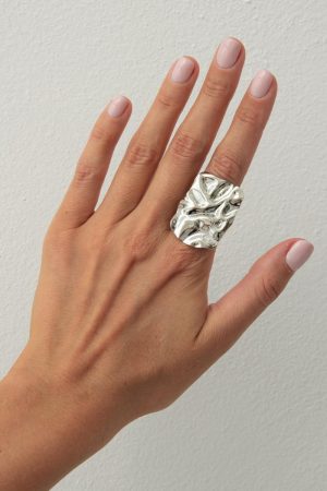 Vintage Irregular Glossy Rectangular Ring - Exaggerated Pleated Hand Accessory for European and American Style Fashion