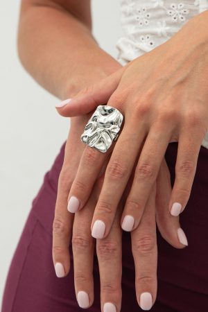 Vintage Irregular Glossy Rectangular Ring - Exaggerated Pleated Hand Accessory for European and American Style Fashion