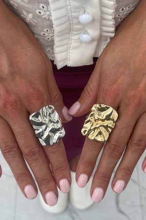 Vintage Irregular Glossy Rectangular Ring - Exaggerated Pleated Hand Accessory for European and American Style Fashion