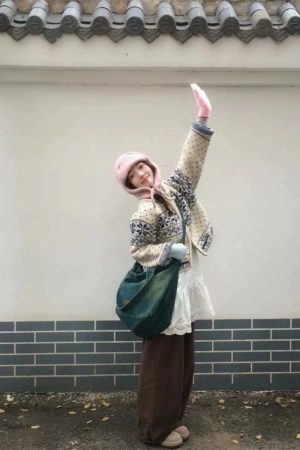 Vintage Japanese-Style Heavy-Duty Stand Collar Zip-Up Knitted Cardigan with Snowflake Embroidery for Women - Autumn Winter Fashion