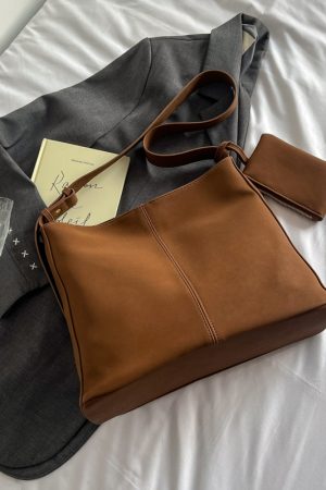 Vintage Large Capacity Crossbody Bucket Bag for Women - Casual Versatile Shoulder Bag for Commuters, Autumn 2025 Style