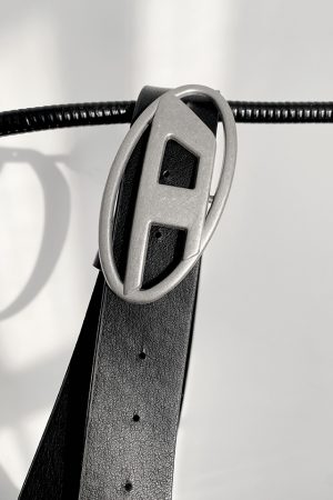 Vintage Leather Belt with Silver Buckle - Versatile Fashion Must-Have for Bloggers, Trendy Texture, Perfect for 90s and Y2K Styles