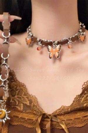 Vintage Leather Spliced Sun Pendant Choker Necklace for Women, Collarbone Chain Neck Accessory, Bohemian Style Jewelry