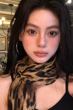 Vintage Leopard Print Silk Scarf - High-End Thin Shawl for Spicy Millennial Style, Chic Personality Accessory