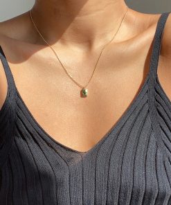 Vintage Light Luxury Emerald Green Square Necklace for Women, Adjustable Clavicle Chain, High-End Influencer Style