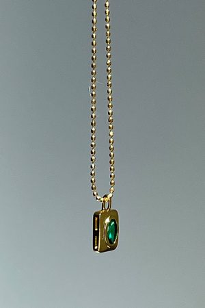 Vintage Light Luxury Emerald Green Square Necklace for Women, Adjustable Clavicle Chain, High-End Influencer Style