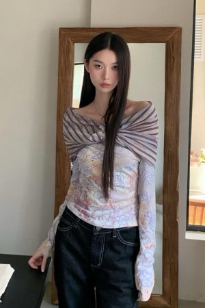 Vintage Light Purple Hand-Painted Twisted Floral Pleated Multi-Wear Hooded Long Sleeve T-Shirt for Women - Y2K Style