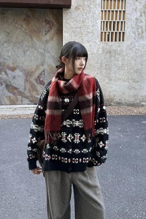 Vintage Loose Fit Knitted Cardigan Sweater for Women - High-End Feel, Round Neck, Lazy Style Outerwear