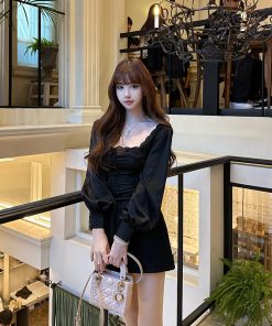 Vintage Moon Vera Niche Design Pullover T-shirt for Women - Princess Sleeve with Lace Trim, Spring Summer Fashion 2025