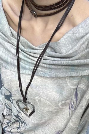 Vintage Multi-Layered Heart Cross Necklace for Women, Exaggerated Hoodie Chain, Long Sweater Chain, Y2K European American Style