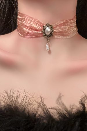 Vintage Palace Style Pearl Pendant Necklace, Sheer Silk Ethnic Choker, Elegant Neck Chain, Boho Jewelry Accessory