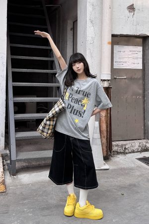 Vintage Patch Print Short Sleeve T-Shirt | Unisex Loose Oversized Casual Top | Retro 90s Style