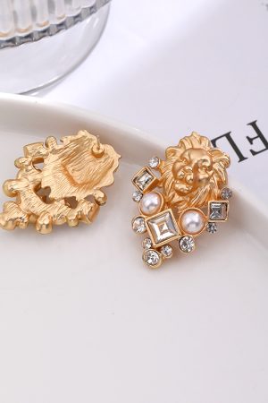 Vintage Pearl Earrings with Diamond-Studded Lion Head, Court Style, Imitation Pearl Design, Elegant Statement Jewelry