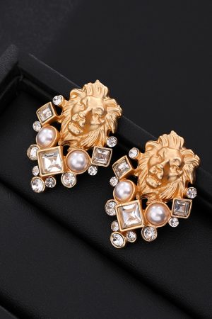 Vintage Pearl Earrings with Diamond-Studded Lion Head, Court Style, Imitation Pearl Design, Elegant Statement Jewelry
