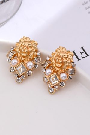 Vintage Pearl Earrings with Diamond-Studded Lion Head, Court Style, Imitation Pearl Design, Elegant Statement Jewelry