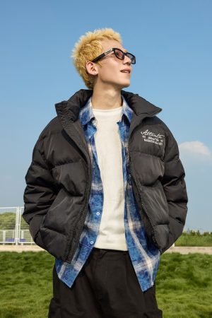Vintage Pearl Embroidery Down Jacket with Text Design, Self-Heating, Black and Gold Lining, Retro Style