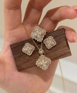 Vintage Pink Chalcedony Four-Leaf Clover Earrings - Retro Sparkly Design, Versatile High-End Jewelry for Women