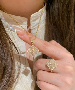 Vintage Pink Chalcedony Four-Leaf Clover Earrings - Retro Sparkly Design, Versatile High-End Jewelry for Women