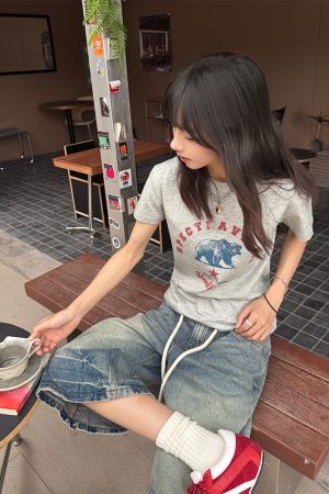 Vintage Print Slim Fit Shoulder T-Shirt for Women - American Retro Short Sleeve Round Neck Top, Trendy 90s Y2K Style
