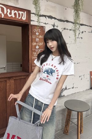 Vintage Print Slim Fit Shoulder T-Shirt for Women - American Retro Short Sleeve Round Neck Top, Trendy 90s Y2K Style