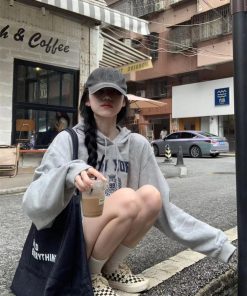 Vintage Pumpkin Print Hoodie for Women â€“ Casual Autumn Loose Fit Drop Shoulder Top, Perfect for Fall Fashion