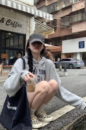 Vintage Pumpkin Print Hoodie for Women â€“ Casual Autumn Loose Fit Drop Shoulder Top, Perfect for Fall Fashion