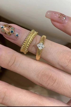 Vintage Purple Bauhinia Flower Textured Small Square Diamond Ring for Women - Lightweight Luxury Retro Index Finger Jewelry 2025