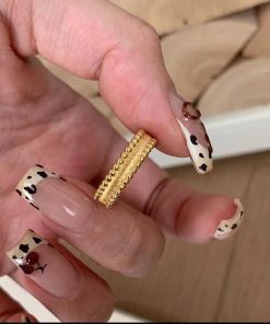 Vintage Purple Bauhinia Flower Textured Small Square Diamond Ring for Women - Lightweight Luxury Retro Index Finger Jewelry 2025