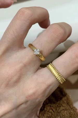 Vintage Purple Bauhinia Flower Textured Small Square Diamond Ring for Women - Lightweight Luxury Retro Index Finger Jewelry 2025