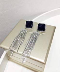 Vintage Rhinestone Metal Tassel Earrings - Black Rope Diamond Geometric Design for Trendy Fashion Lovers - Slimming Face Accessories