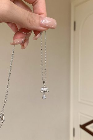 Vintage Silver Brushed Lily of the Valley Zircon Pendant Necklace - Exquisite High-End Fashion Collarbone Chain
