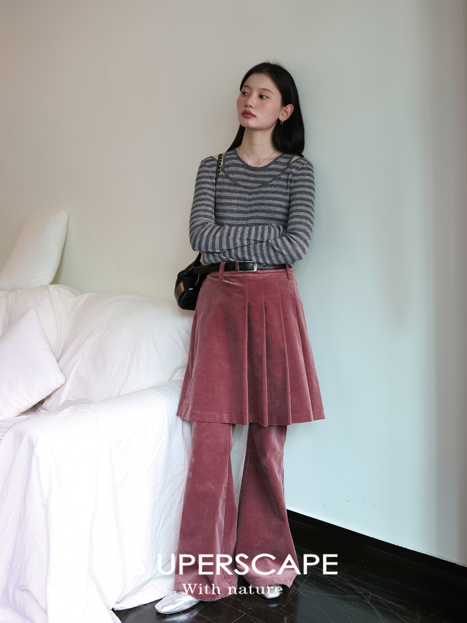 Vintage Slim-Fit Corduroy Flared Pants for Women - 90s Inspired Retro Style Trousers Vintage Slim-Fit Corduroy Flared Pants for Women - 90s Inspired Retro Style Trousers