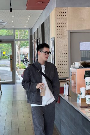 Vintage Stand Collar Water-Washed Denim Jacket for Men, Casual Loose Fit Top for Autumn and Winter, Retro American Style