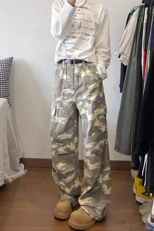 Vintage Street Style Distressed Multi-Pocket Camouflage Cargo Pants for Men - Cleanfit Casual 90s Inspired Fashion