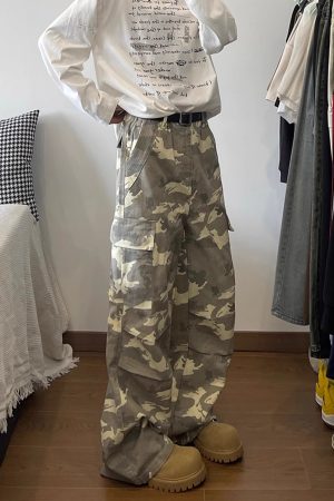 Vintage Street Style Distressed Multi-Pocket Camouflage Cargo Pants for Men - Cleanfit Casual 90s Inspired Fashion
