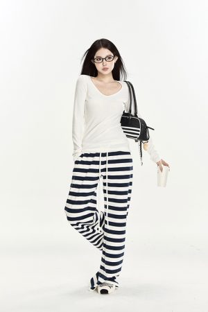 Vintage Striped Wide-Leg Sweatpants for Women - Comfortable Loose Fit Autumn Fashion Pants