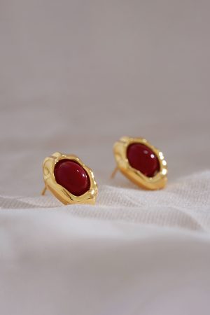 Vintage Wine Red Stud Earrings - Retro Minimalist Geometric Design for Autumn/Winter 2025, Unique Style Statement