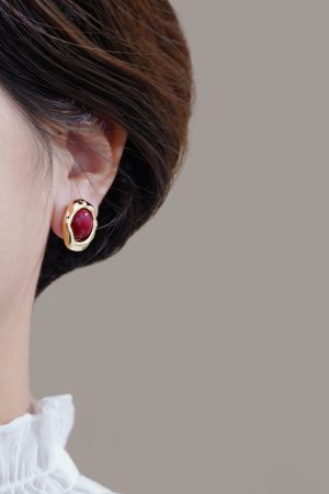Vintage Wine Red Stud Earrings - Retro Minimalist Geometric Design for Autumn/Winter 2025, Unique Style Statement