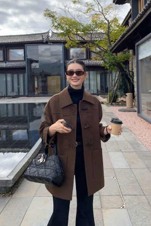 Vintage Woolen Coat for Women - Elegant Lapel Design, Loose Fit, 100% Wool, Perfect for Autumn and Winter Fashion