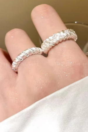 Vintage Zirconia Brushed Ring for Women - Lightweight Luxury Stacking Ring for Index Finger, 2025 Trendy Versatile Design