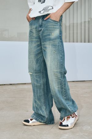 Washed Blue Retro A-Line Straight-Leg Jeans for a Clean Fit, Inspired by American Street Style and Vintage Fashion