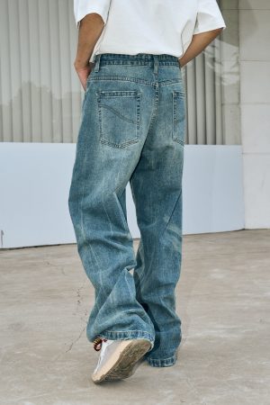 Washed Blue Retro A-Line Straight-Leg Jeans for a Clean Fit, Inspired by American Street Style and Vintage Fashion