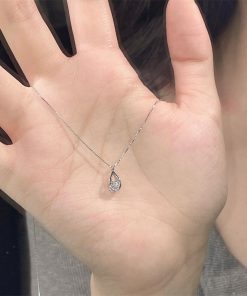 Water Drop Choker Necklace for Women - Niche Design, Everyday Style, Light Luxury Clavicle Chain, High-End Feel